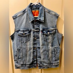 Levi’s Trucker Jacket (Sleeveless) - SIZE MED -